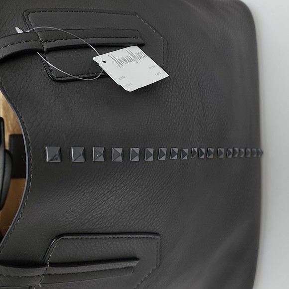 NEIMAN MARCUS REVERSIBLE PURSE - Picture 2 of 11